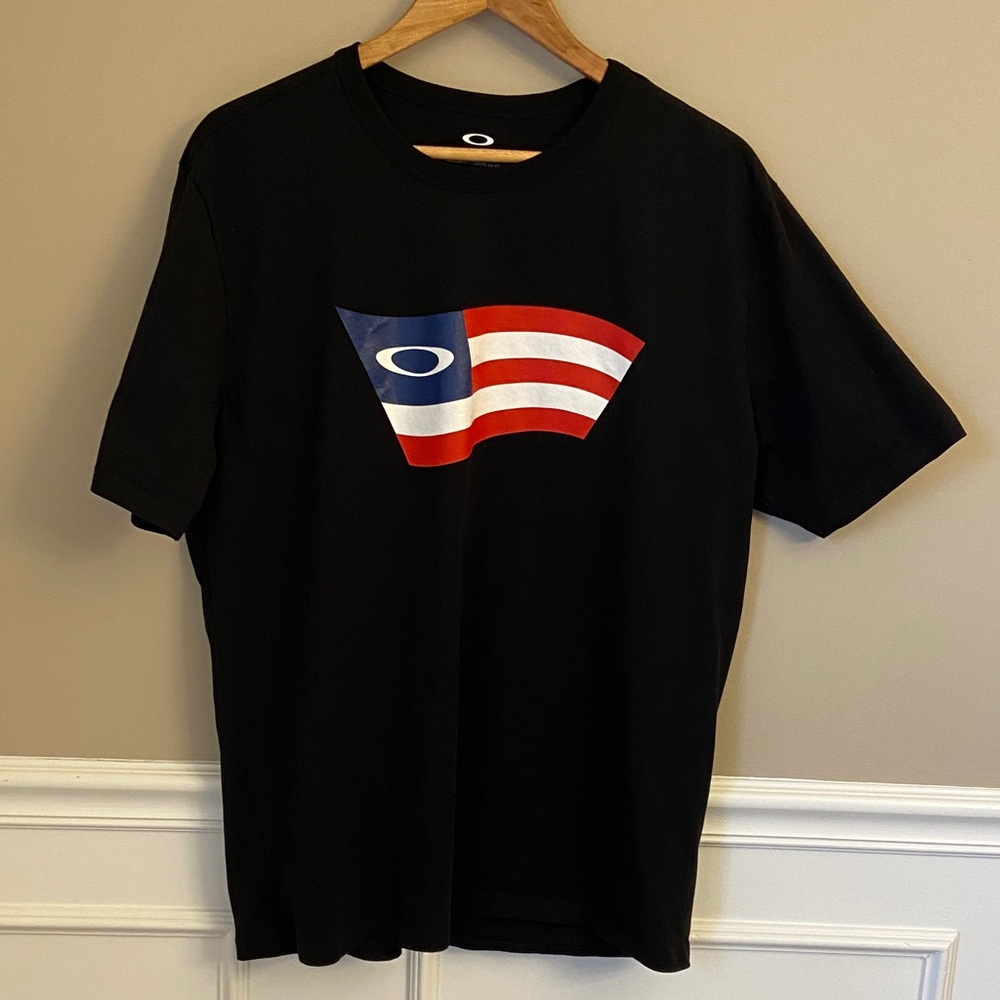 Oakley Men’s 100% Cotton Black Tee with‎ Flag Graphic XXL